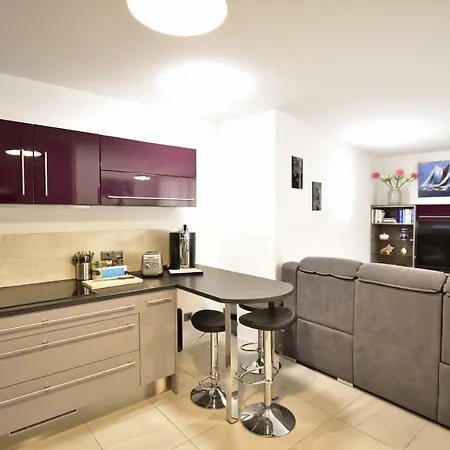 公寓 2-br With Terrace And Pool In The Heart Of Palm